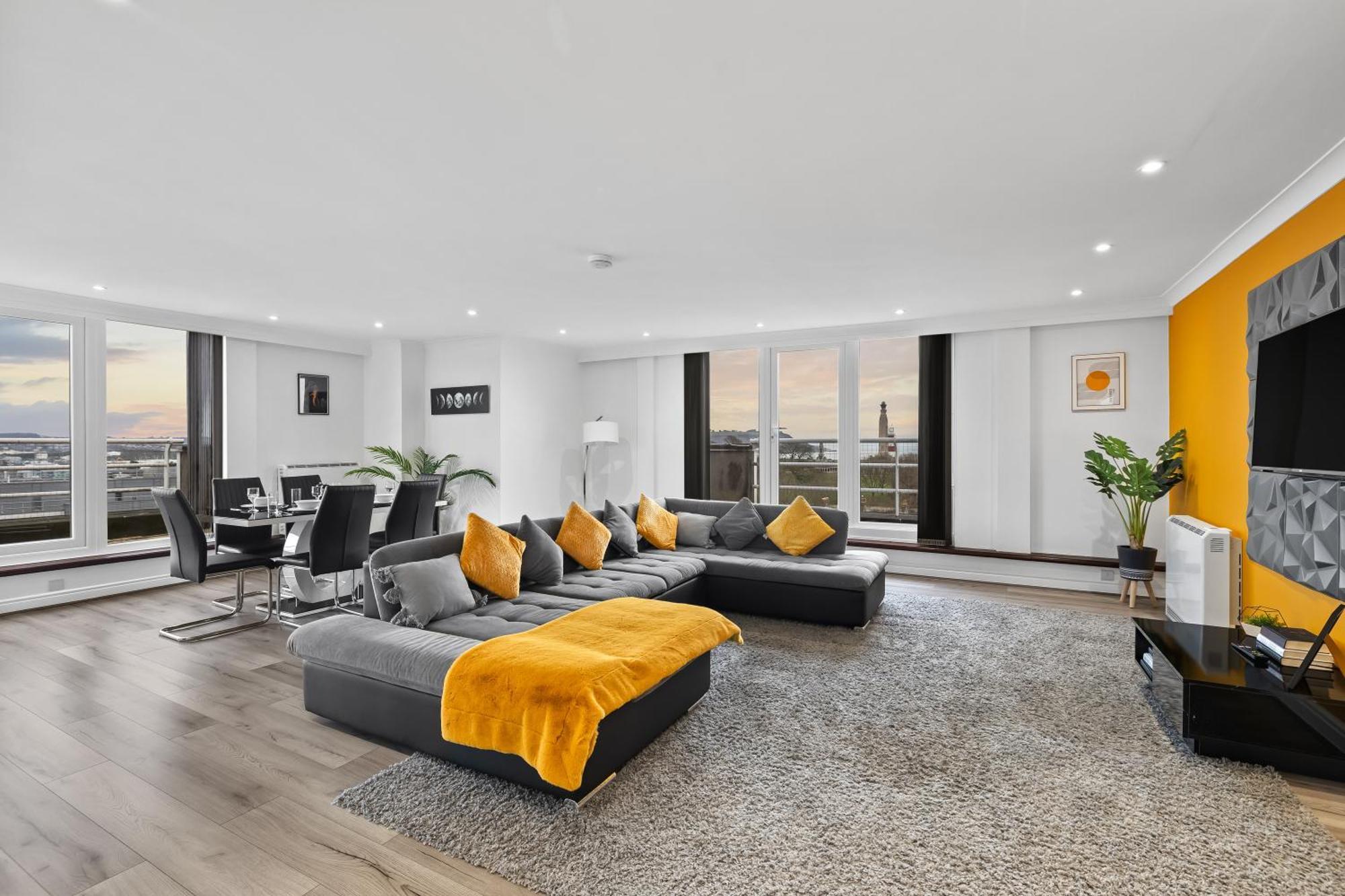 Apartment Centre Penthouse - Weekend Getaway Plymouth